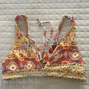 Beautiful, fun swim top!☀️